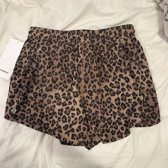NWT XS swift relaxed high rise running shorts 2.5” lululemon leopard brown - Picture 3 of 8